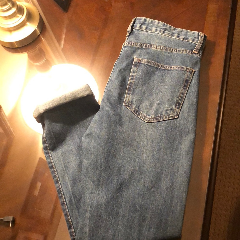 FOREVER 21 SIZE 33/ DARK BLUE JEANS